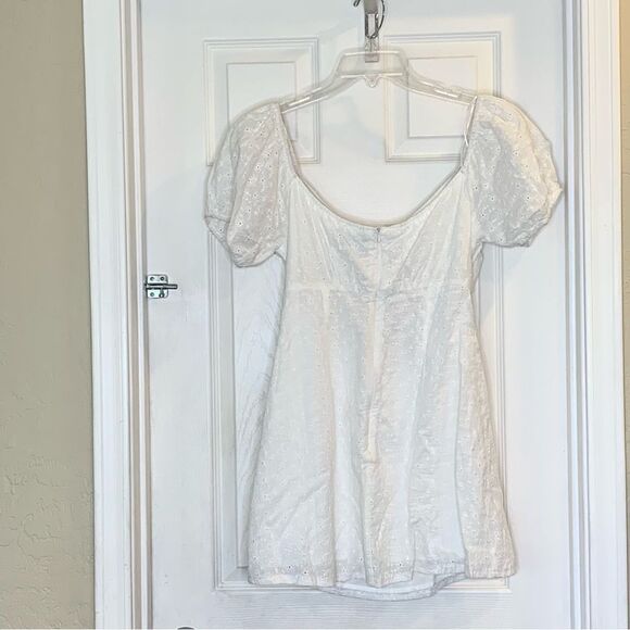 Kittenish White Eyelet Dress Size Large - Picture 4 of 12